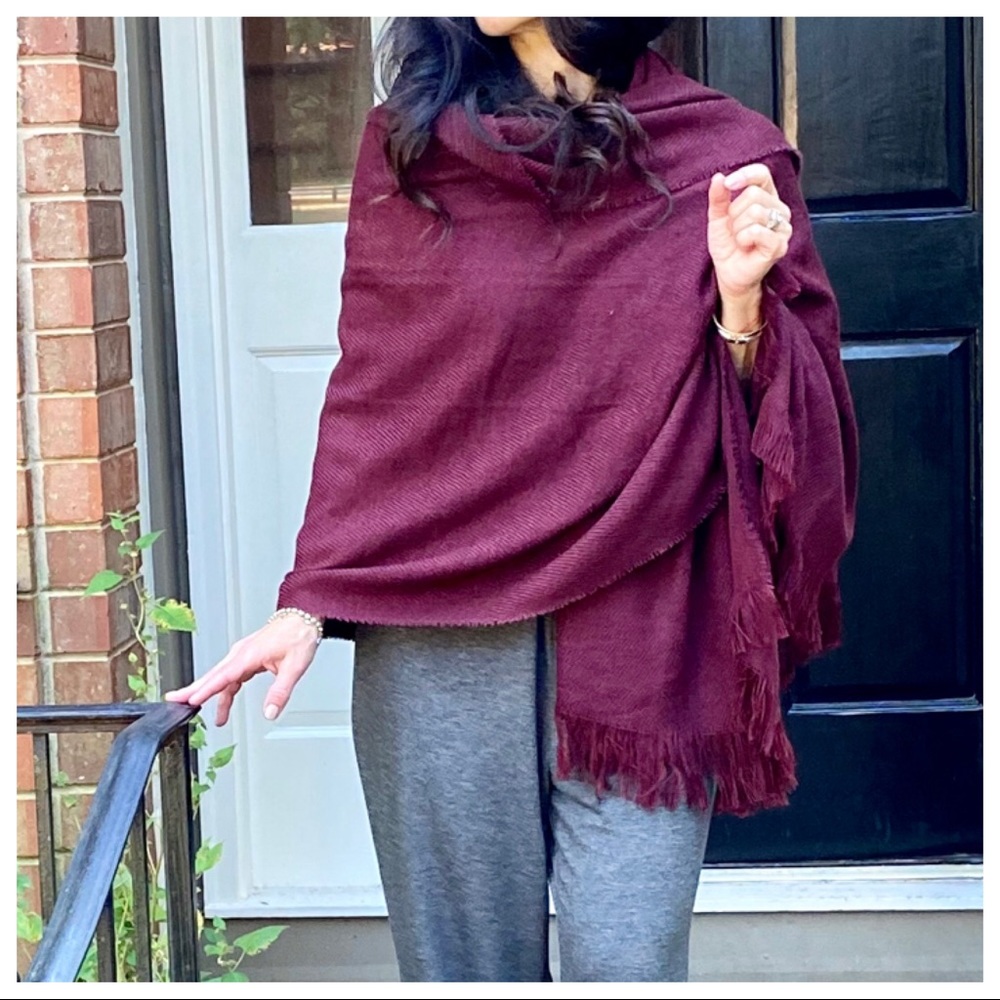 Cashmere Burgundy oversized Shawl/Scarf - Picture 4 of 7